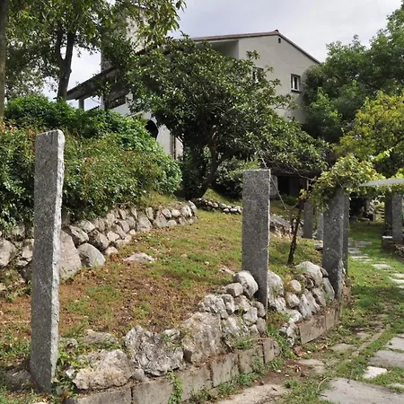 Residenza La Torre Apartment Reno Di Leggiuno Exterior photo